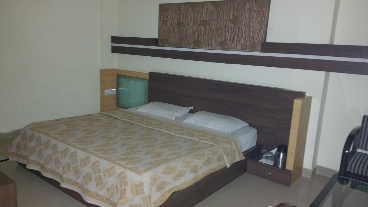 Hotel 9Th Planet Thanesar Bagian luar foto